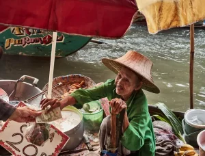 Spice Up Your Trip: A Traveler’s Guide to Mastering Tom Yum Soup in Thailand