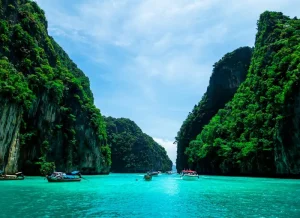 The Ultimate Guide to a Phuket to Phi Phi Islands Day Trip