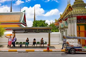 The Cheapest Way to Get Thai Baht for Your Trip