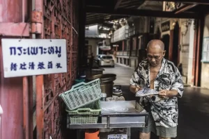 Wise Card vs. Traditional Banks: Best for Thailand Withdrawals?
