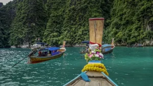 Hua Hin Travel Guide: Beaches, Night Markets &amp; Family Fun in Thailand