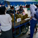 Navigating Currency Exchange in Thailand: Banks vs. Kiosks