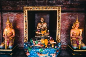Sitting in a Temple: Proper Posture and Respect in Thai Wats