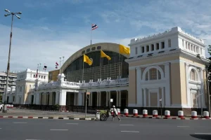 Haggling for Fares: How to Negotiate Songthaew Prices in Thailand