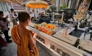 Cash vs. Card in Thailand: The Ultimate Payment Showdown