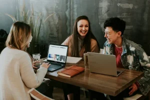 Finding Your Community: Digital Nomad Meetups &amp; Groups in Thailand