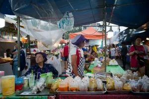 The Art of Sharing: Understanding Thai Family-Style Dining Traditions